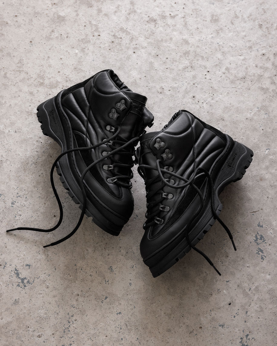 VENTURE HI "TRIPLE BLACK"