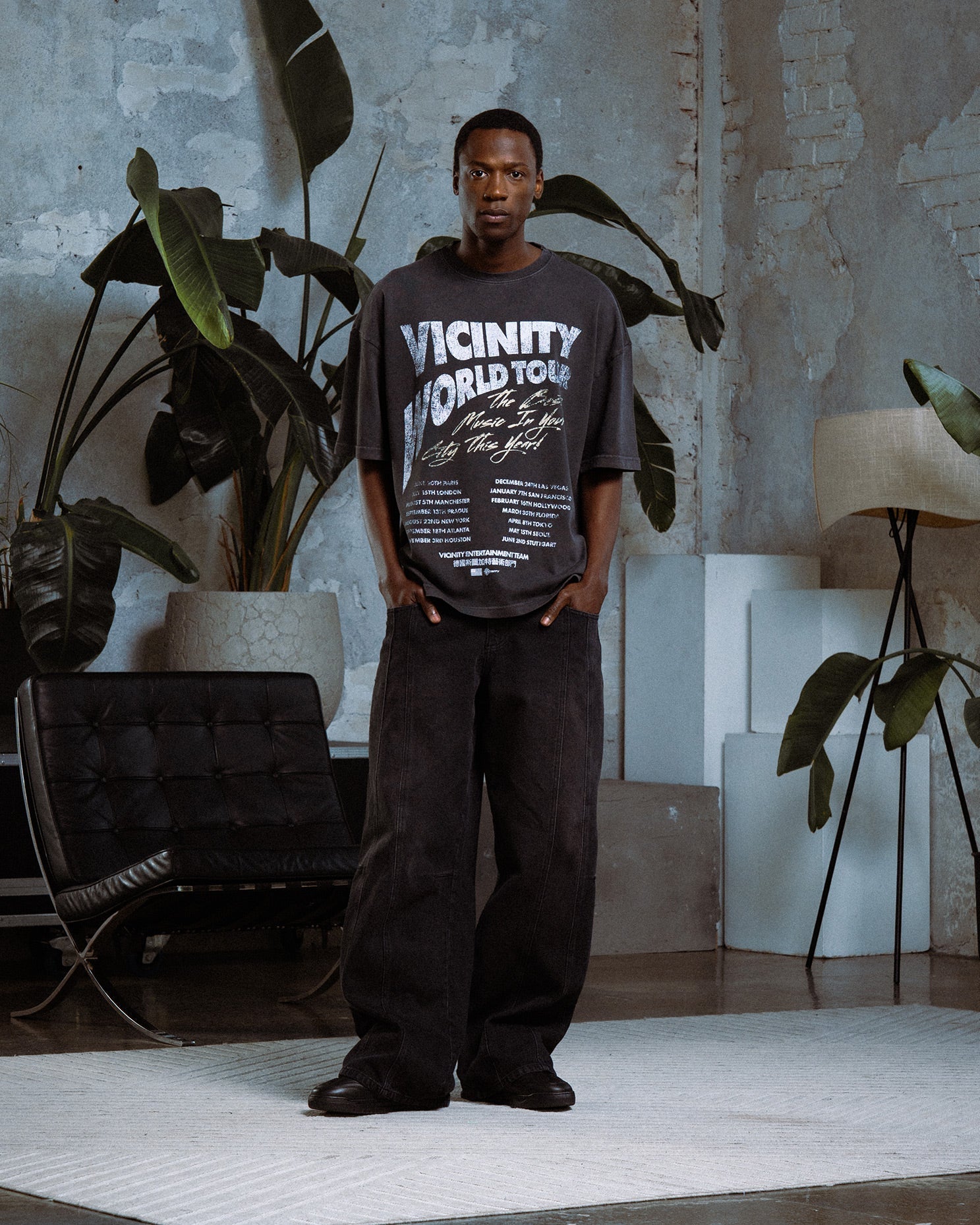 WORLD TOUR TEE VINTAGE BLACK