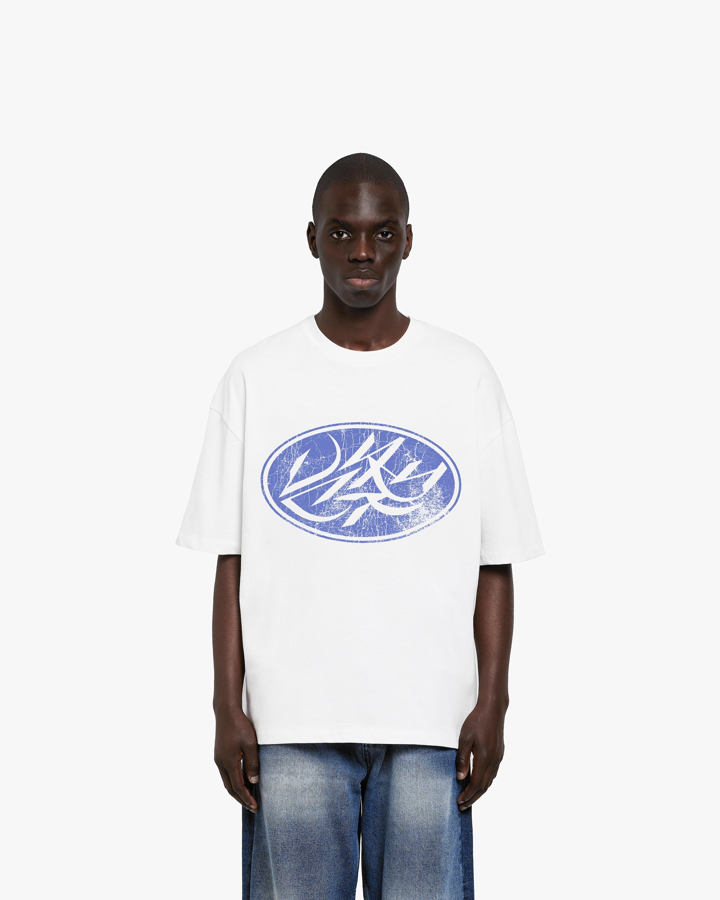 BROKEN SCRIPT TEE WHITE