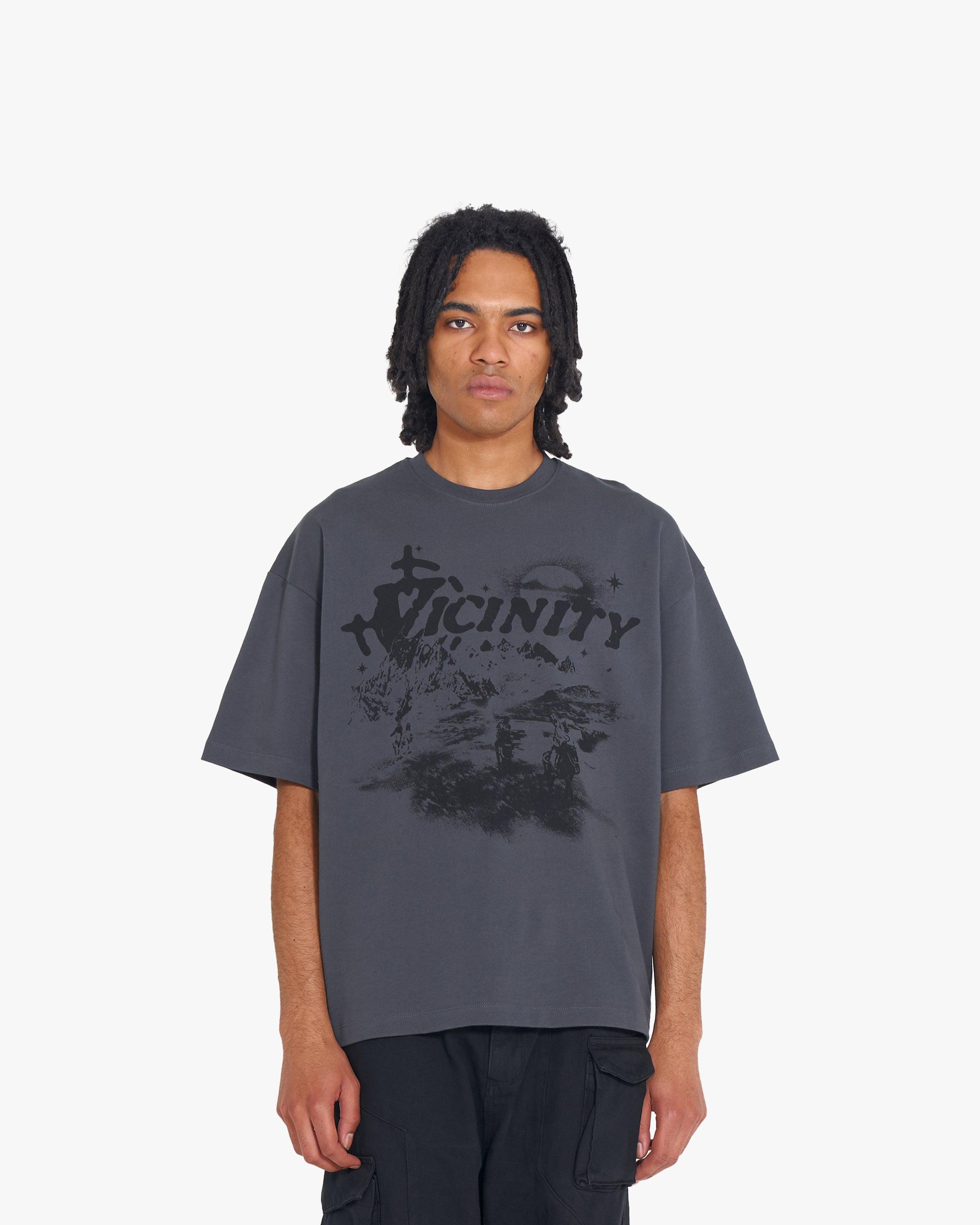 HIDDEN HILLS TEE DARK GREY