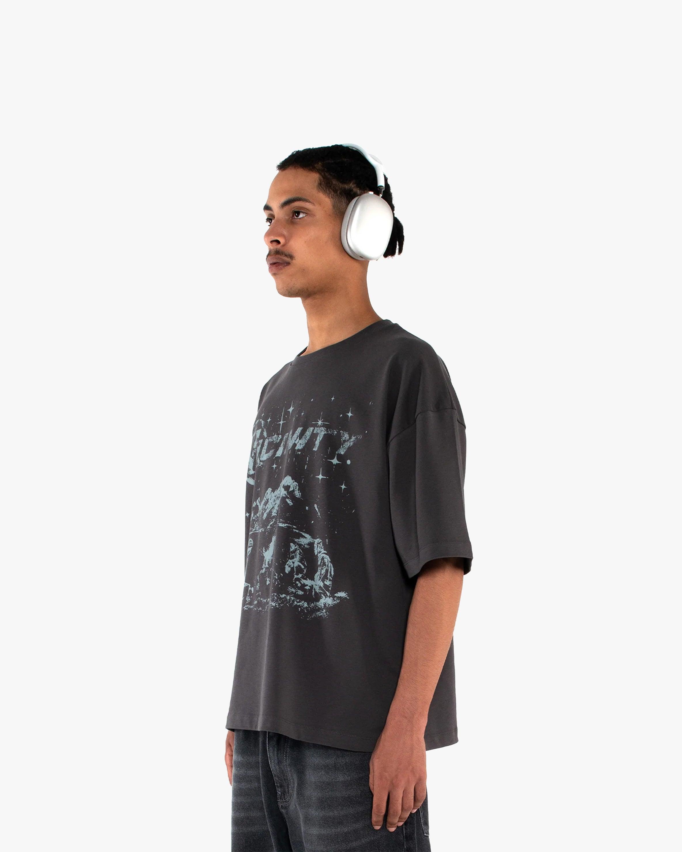 CAMPFIRE TEE DARK GREY