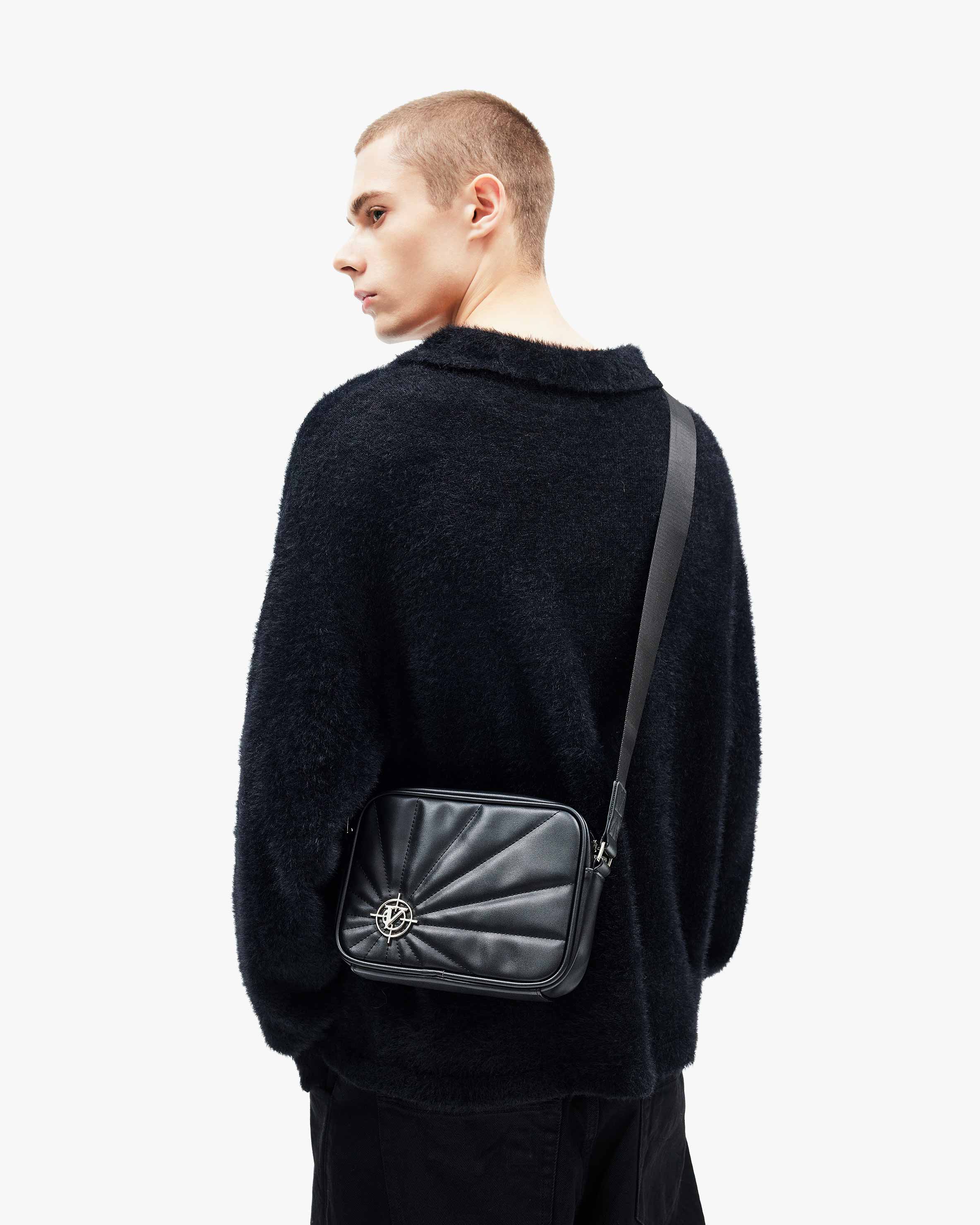 X LEATHER SHOULDERBAG BLACK