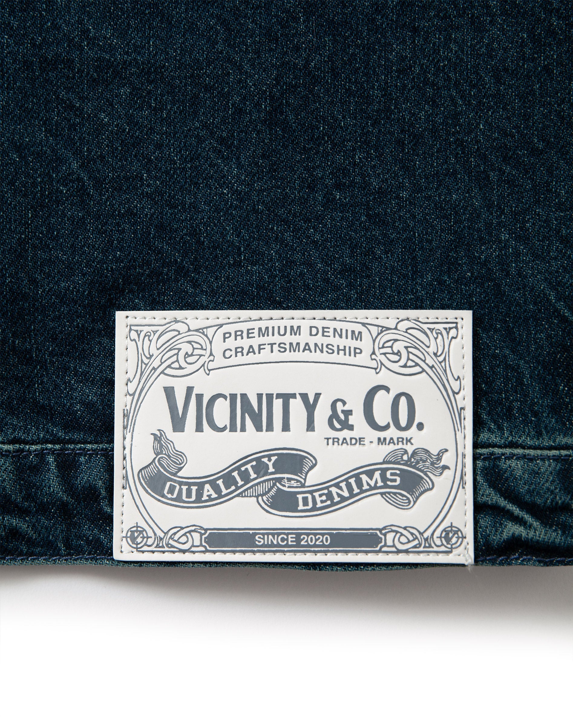 WILD SOUTH DENIM HOODIE LAKE