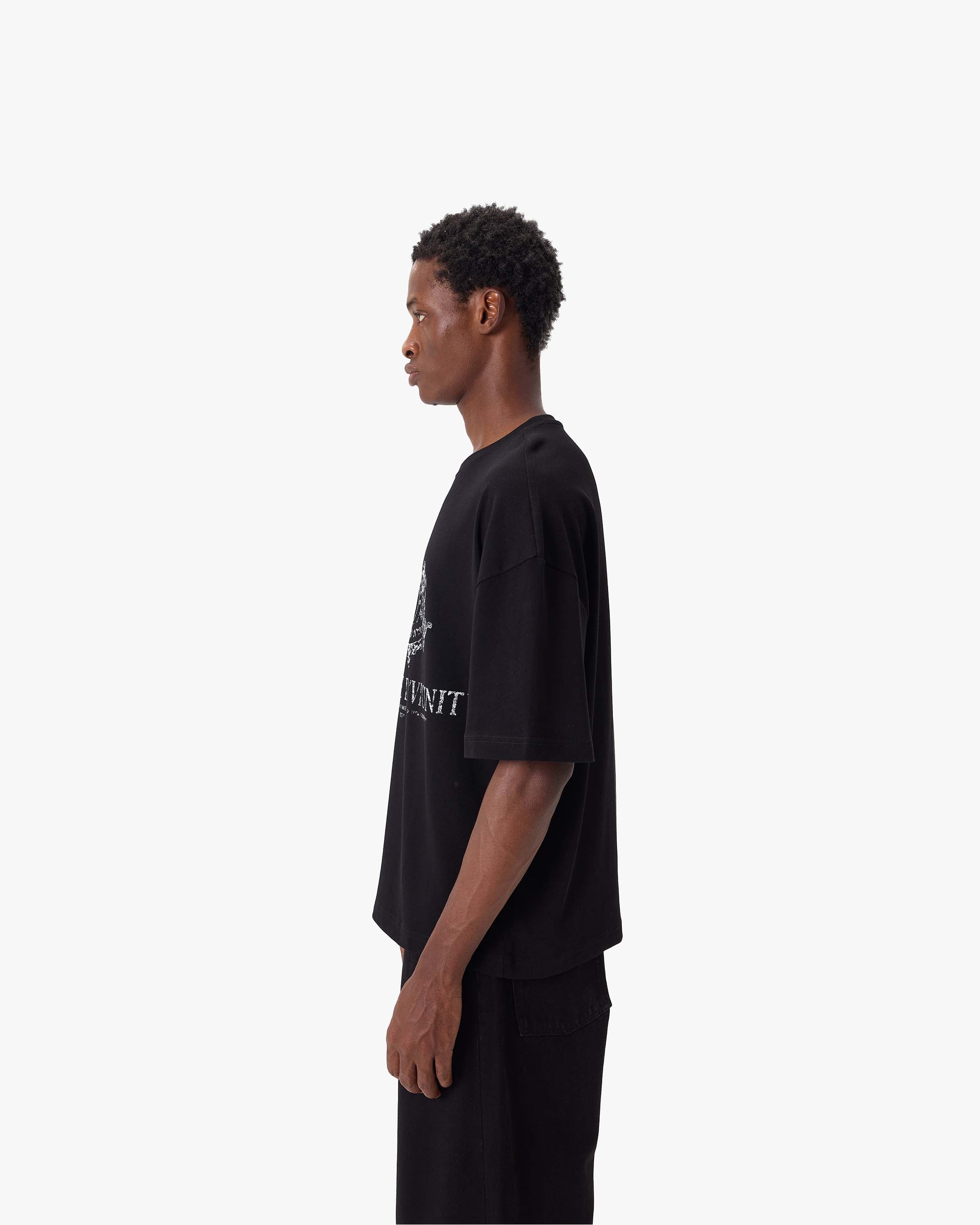 UNIVERSITE D' VICINITY TEE BLACK