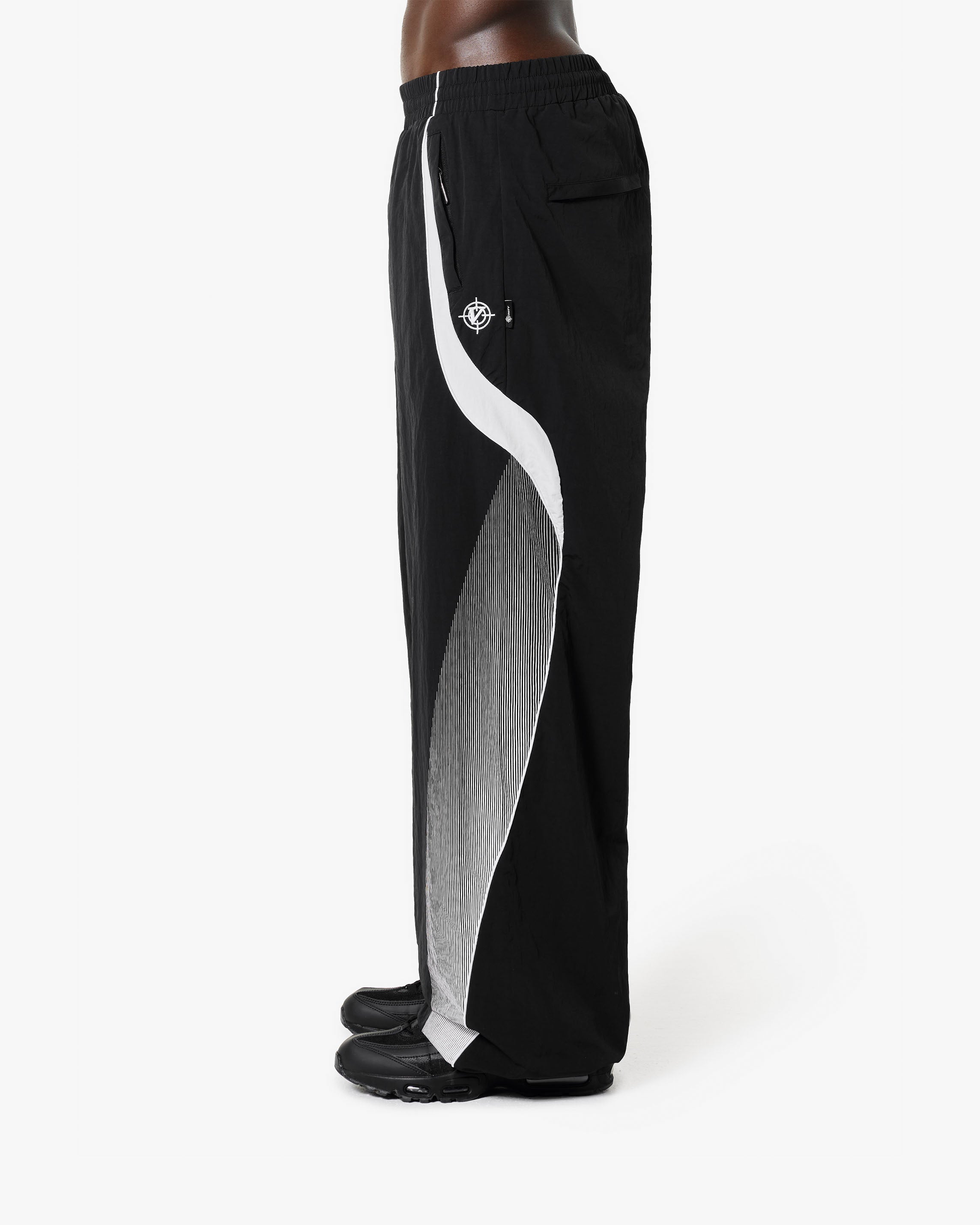 TRACK PANTS V4 BLACK