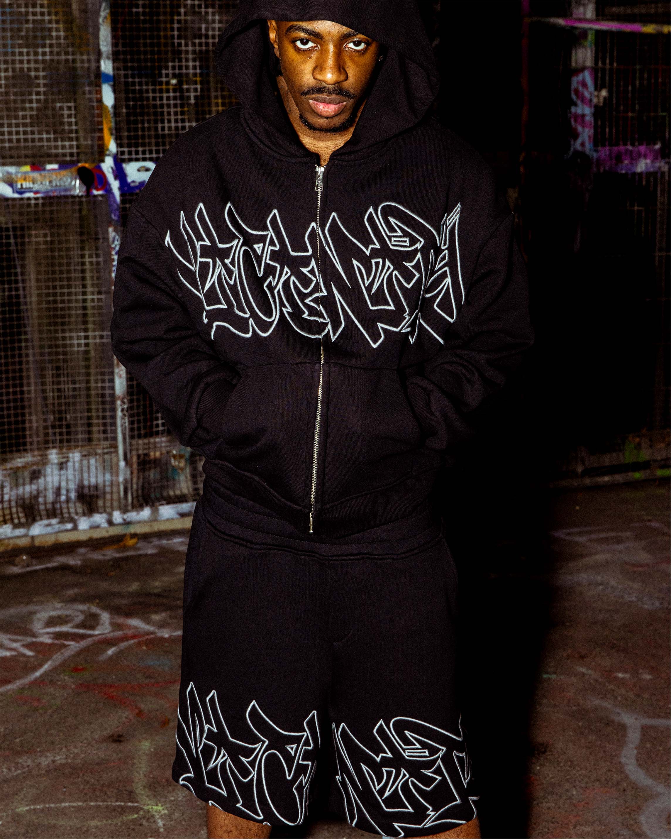 GRAFFITI SHORTS BLACK