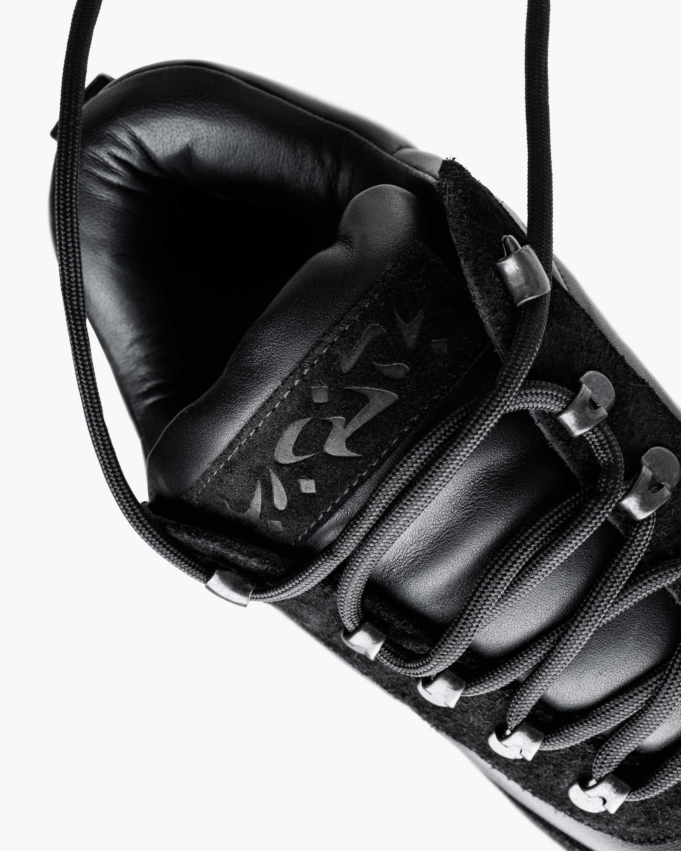 VENTURE LOWS "TRIPLE BLACK"