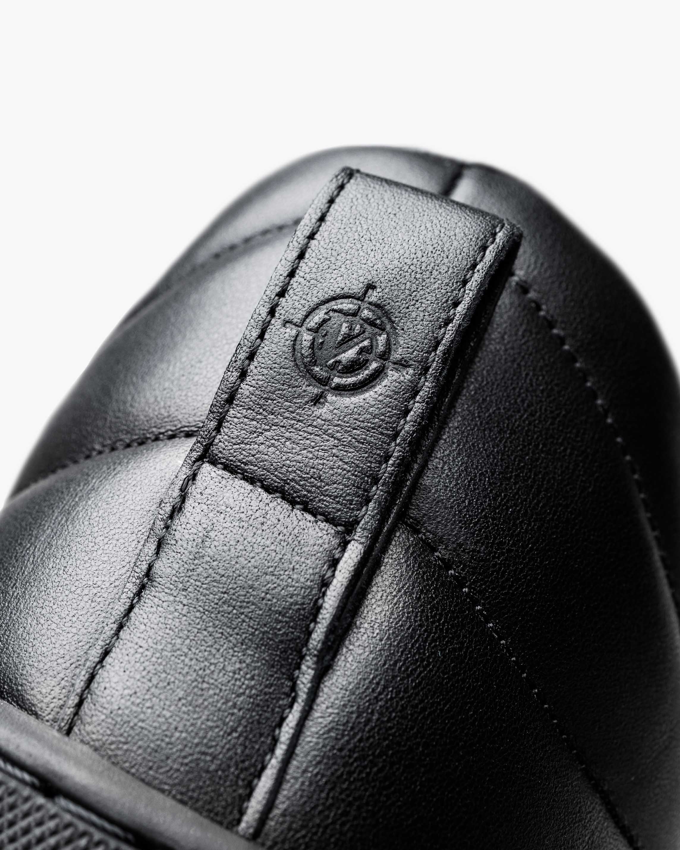 VENTURE LOWS "TRIPLE BLACK"