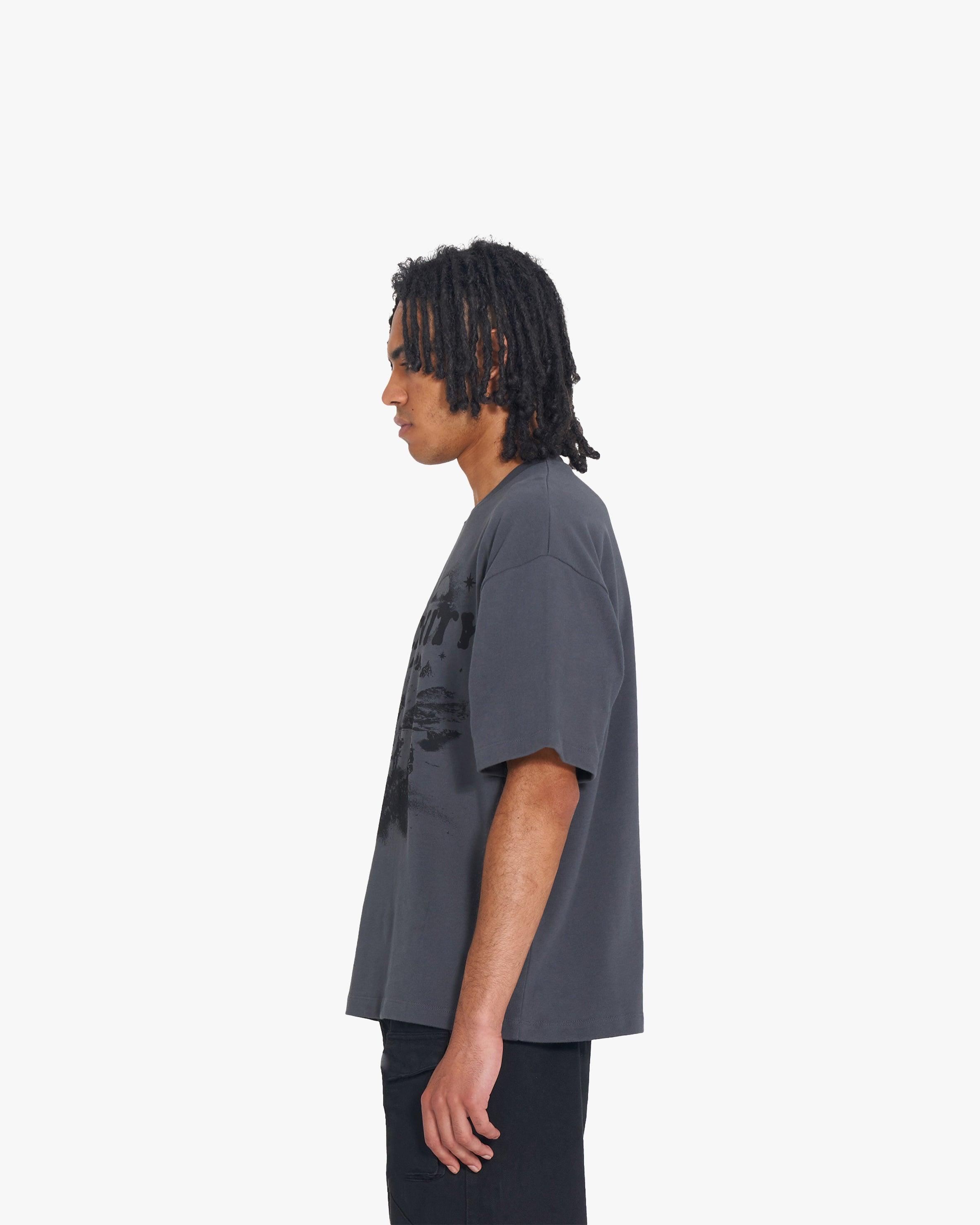 HIDDEN HILLS TEE DARK GREY